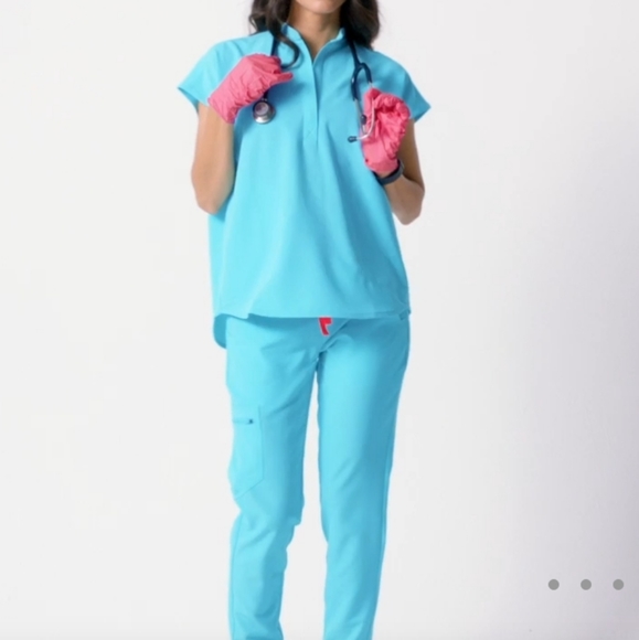 Last One- BNWT Figs Scrubs Jogger Set -Price Firm - Picture 3 of 3